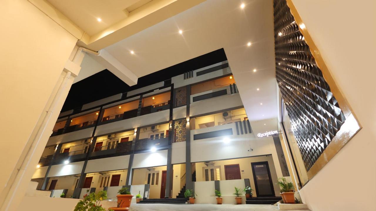 Hotel Grand Square Yercaud Exterior photo